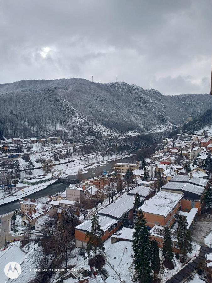 Stan Na Dan Im Apartment Užice Екстериор снимка