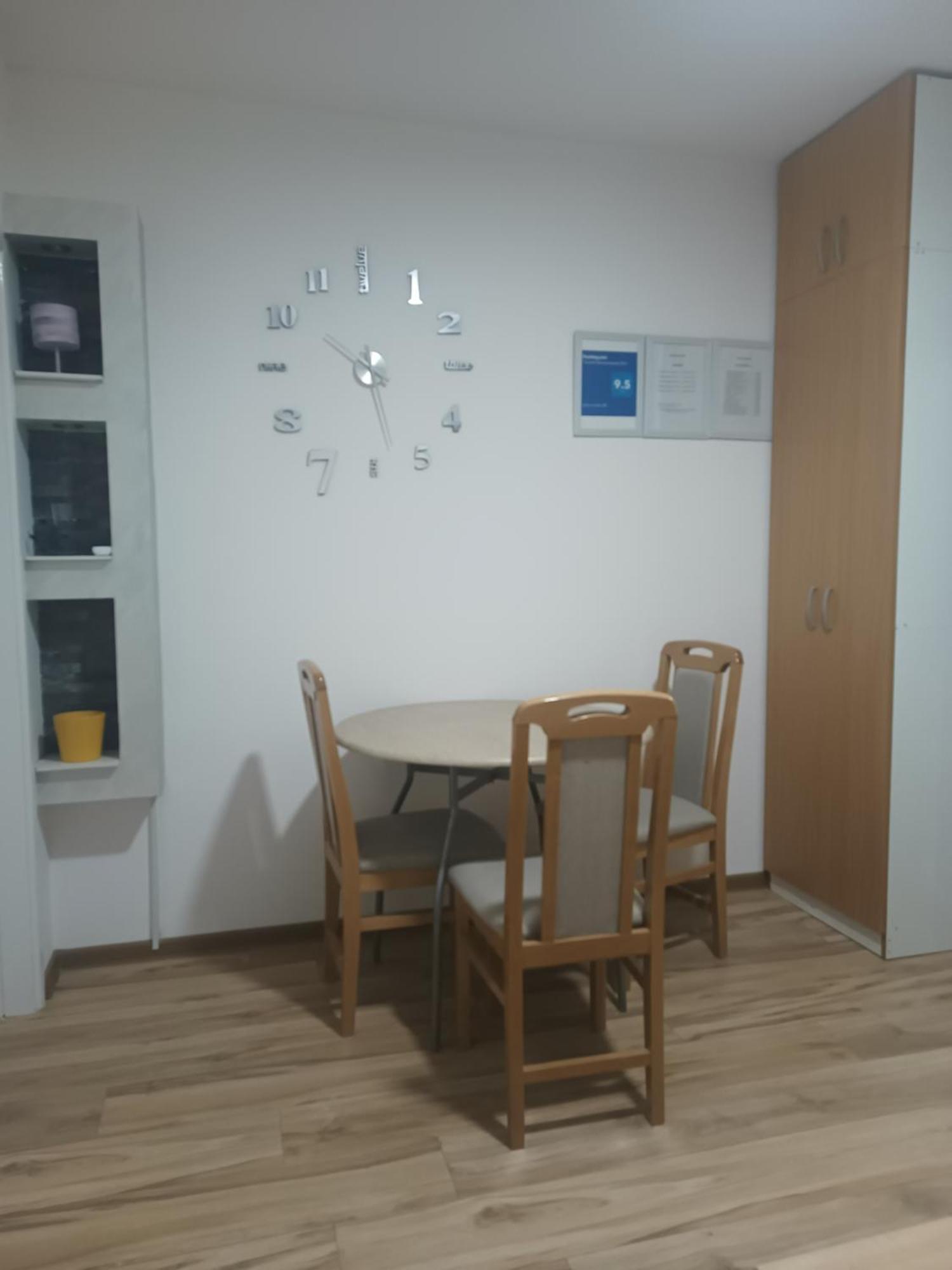 Stan Na Dan Im Apartment Užice Стая снимка