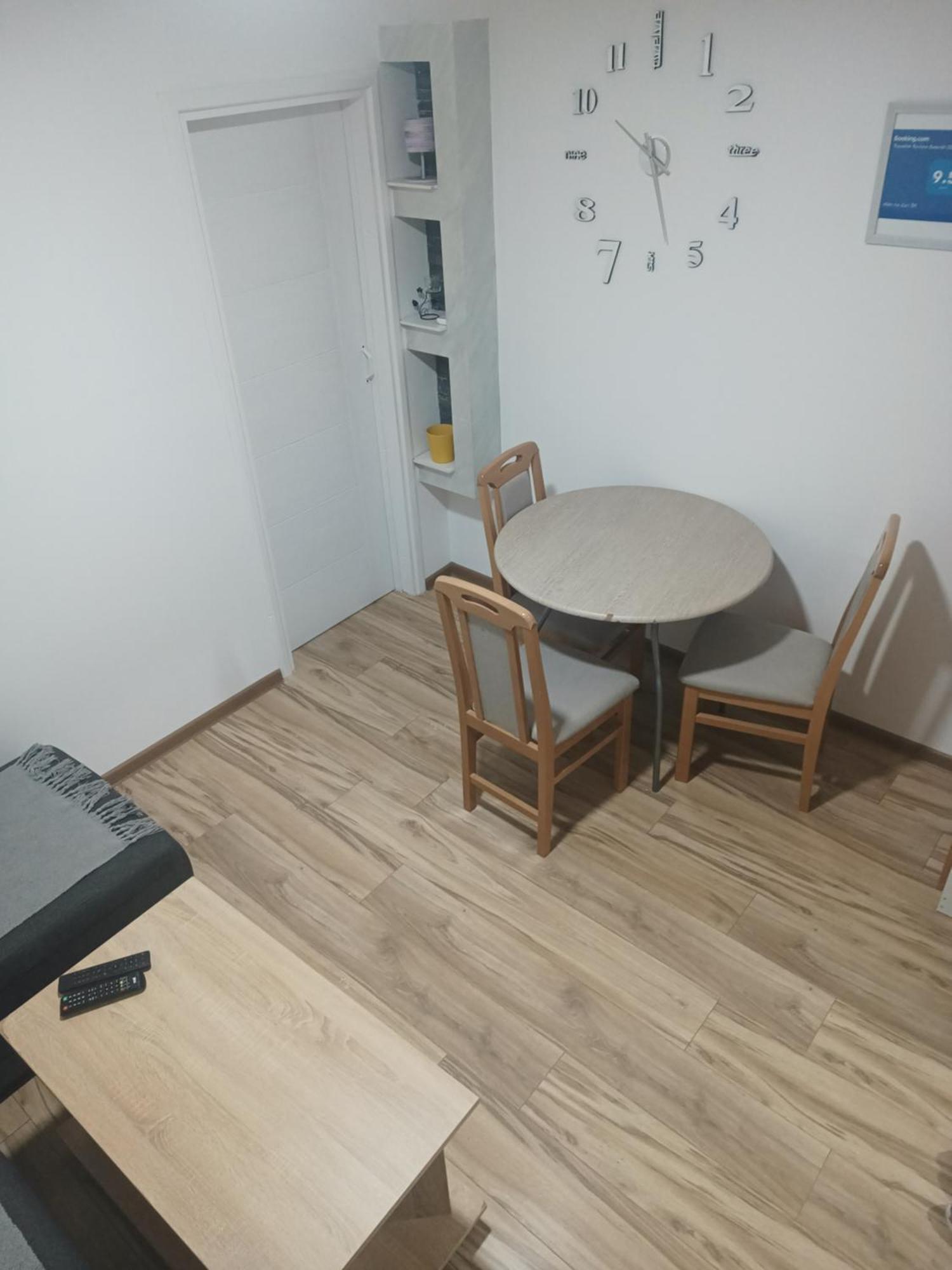 Stan Na Dan Im Apartment Užice Стая снимка